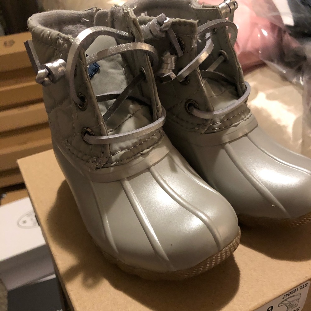 Girl Sperry Boots
